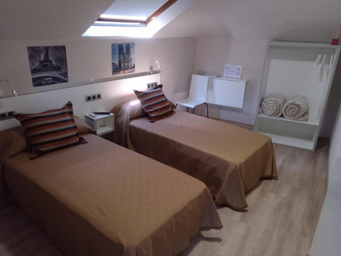Travesia Rooms Sarria Exterior photo
